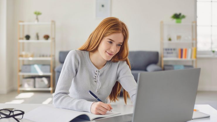 Studenții internaționali, înscriși la facultăți din SUA cu program online, vor fi nevoiți să părăsească țara