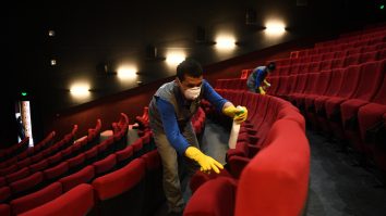 Cinematografele din China se redeschid după 6 luni de lockdown. Care sunt măsurile de siguranță impuse