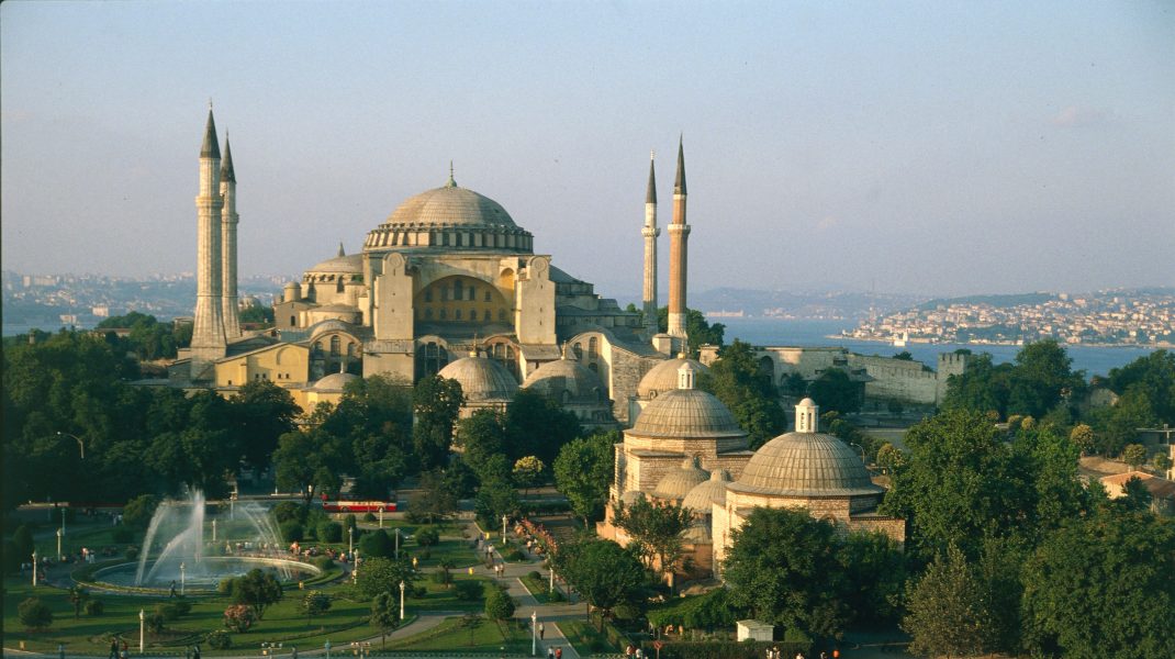 Rușii susțin financiar construcția replicii Catedralei Sfânta Sofia din Constantinopol. Mesajul transmis de oficiali