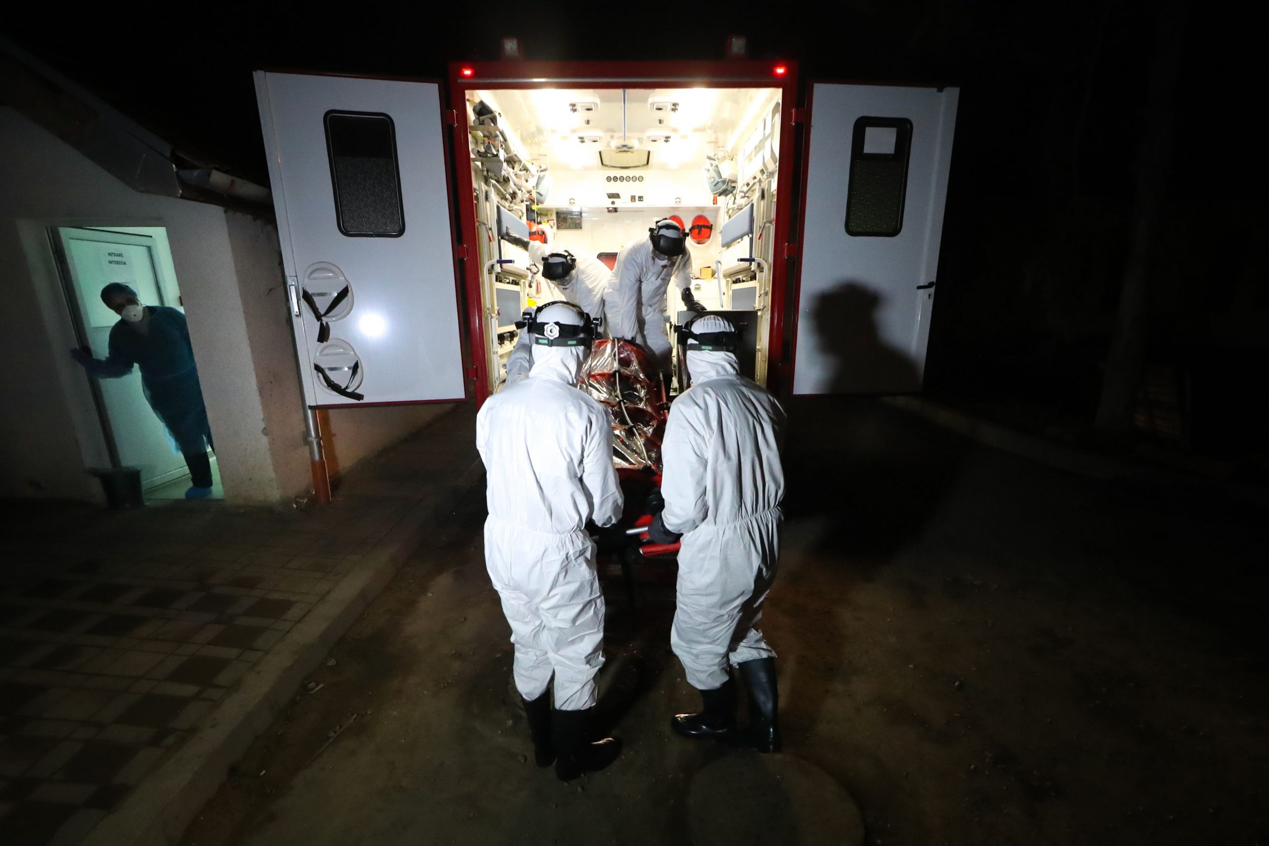 CCR: Internarea obligatorie a pacienților cu COVID-19 înseamnă „privare de libertate”