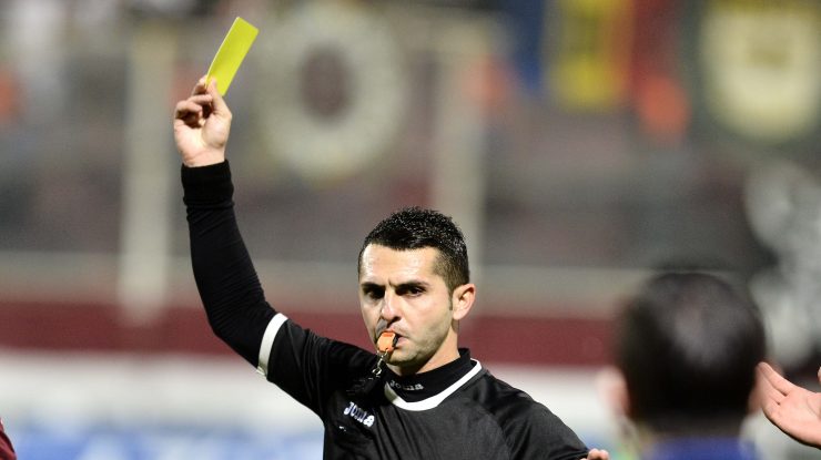 Un nou caz de COVID-19 în fotbalul românesc: arbitrul Iulian Călin a fost depistat pozitiv