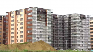 Care este suprafața utilă minimă a unei locuințe și de ce își cumpără români case mai mici