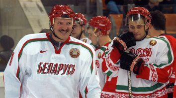 Lukashenko, infectat cu COVID-19. „50 de militri de vodkă te țin departe de virus”, spune președintele