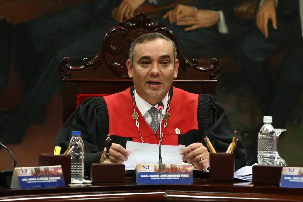 SUA oferă 5 milioane de dolari recompensă pentru arestarea judecătorului șef al Venezuelei. De ce este acuzat
