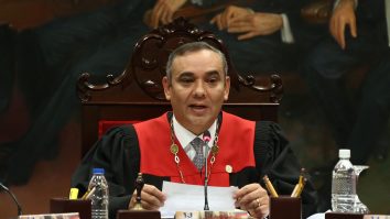 SUA oferă 5 milioane de dolari recompensă pentru arestarea judecătorului șef al Venezuelei. De ce este acuzat