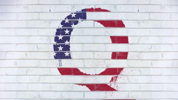 150.000 de conturi Twitter care susțin teoria conspirației QAnon vor fi închise permanent. „Vrem să eliminăm violențele de pe internet”