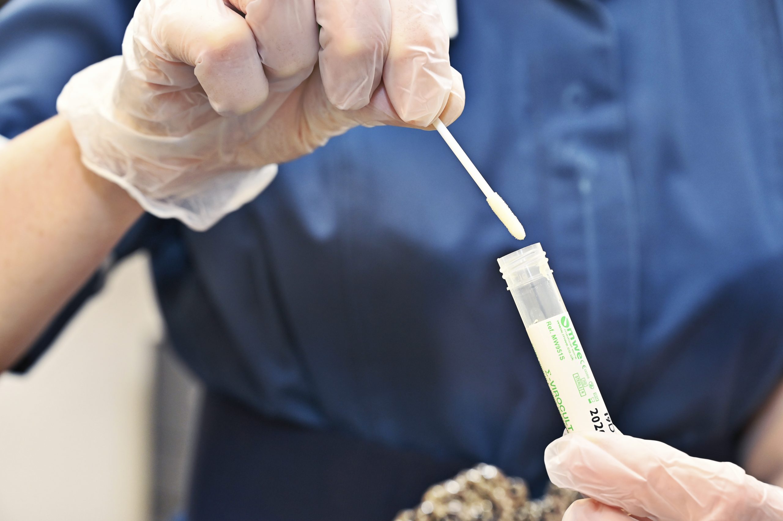 LIVE UPDATE 4 iulie: Numărul noilor cazuri se menține peste pragul de 400 / 23 de decese în ultimele 24 ore