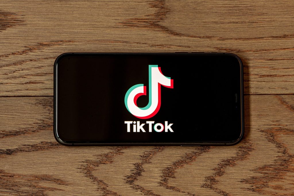 5 influencerițe din Egipt au fost condamnate la doi ani de închisoare pentru indecență pe Tik Tok