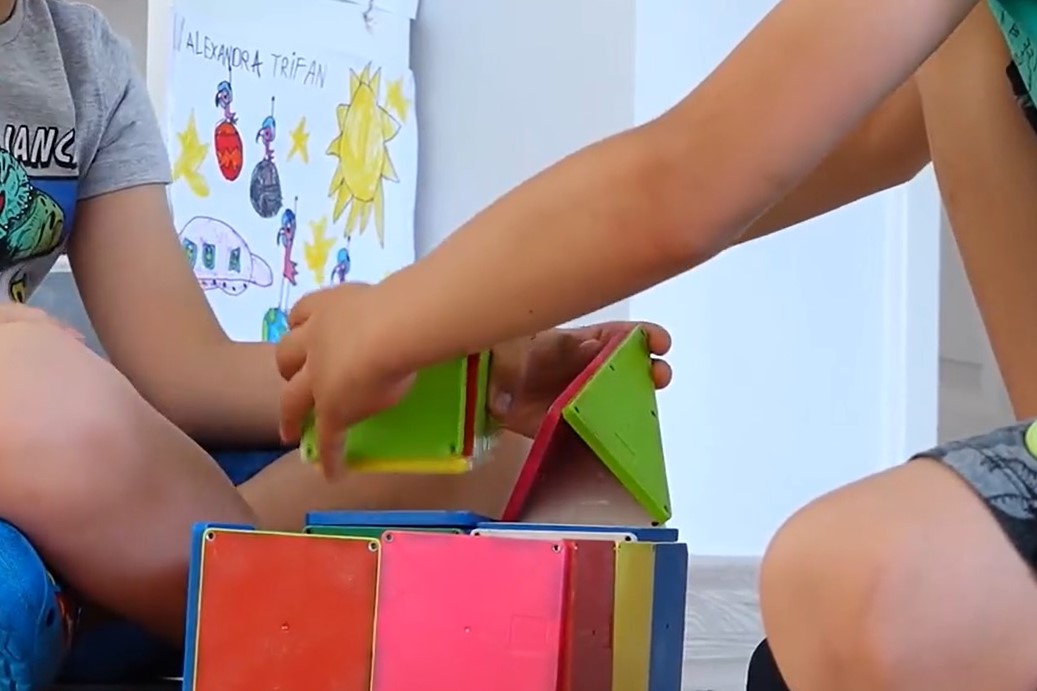 Şcoala de vară a Claudiei, salvarea părinţilor. Cât trebuie să scoți din buzunar pentru o săptămână