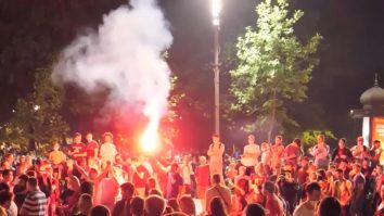 Paul şi Iolanda au ieşit în stradă în Belgrad să îşi apere drepturile şi libertăţile. Mărturiile celor doi, într-o nouă zi de proteste