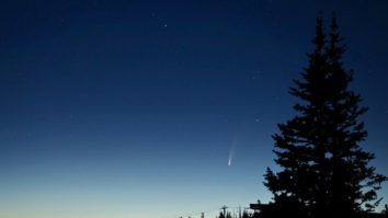 Uite cum poți vedea cu ochiul liber cometa Neowise pe cerul României. Imagini rare din întreaga lume