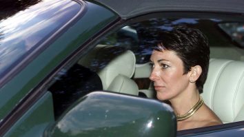 Ghislaine Maxwell, fosta iubită a miliardarului Jeffrey Epstein, arestată de FBI