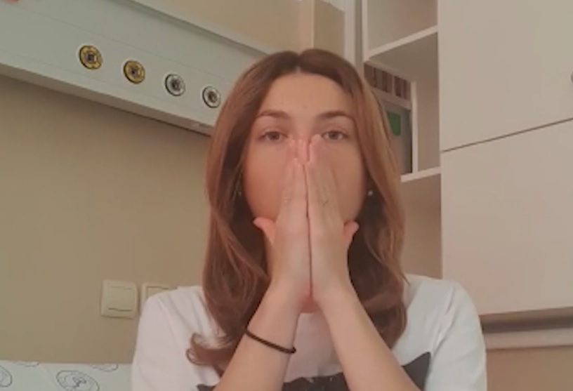 Cum e cu “relationship status”? Mădălina a intrat într-o relaţie complicată cu coronavirusul