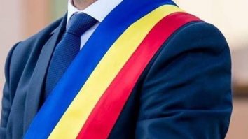 Epidemia şi corupţia au lăsat un oraş fără conducere. Primarul, sub control judiciar, subalternii -infectați cu Covid-19