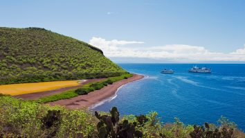 Autoritățile din Ecuador, în alertă. Sute de nave de pescuit chinezești devastează celebra rezervație marină Galapagos