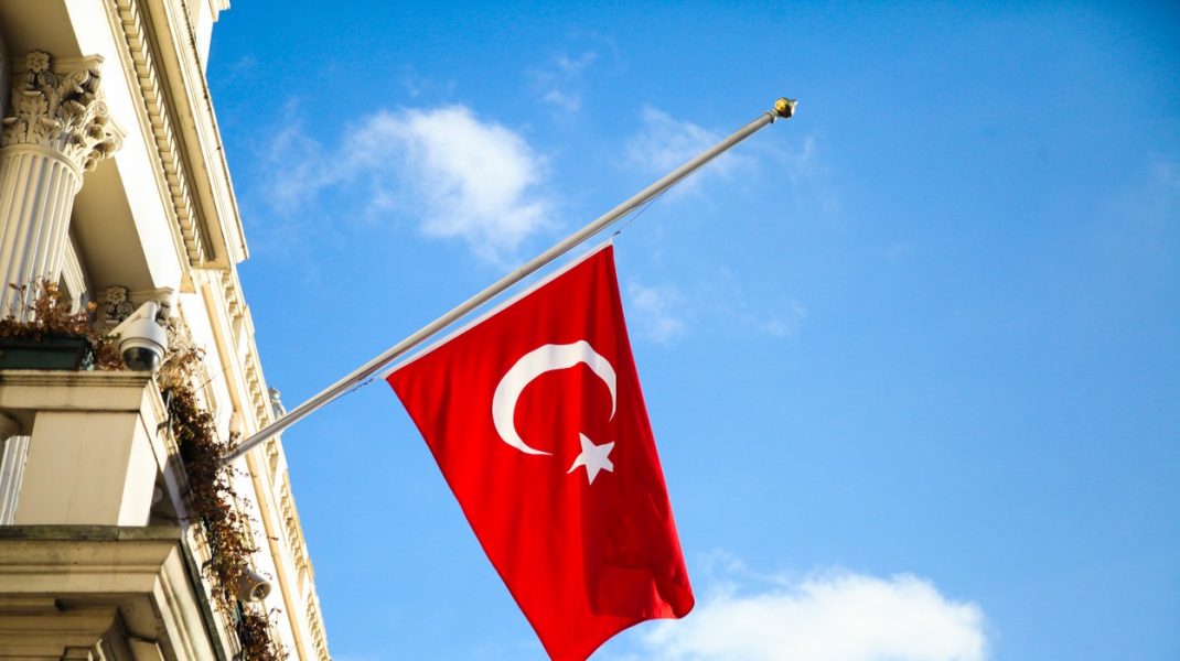 Facebook şi Twitter, considerate de Turcia un teren periculos. Țara pregăteşte o lege care le-ar putea bloca