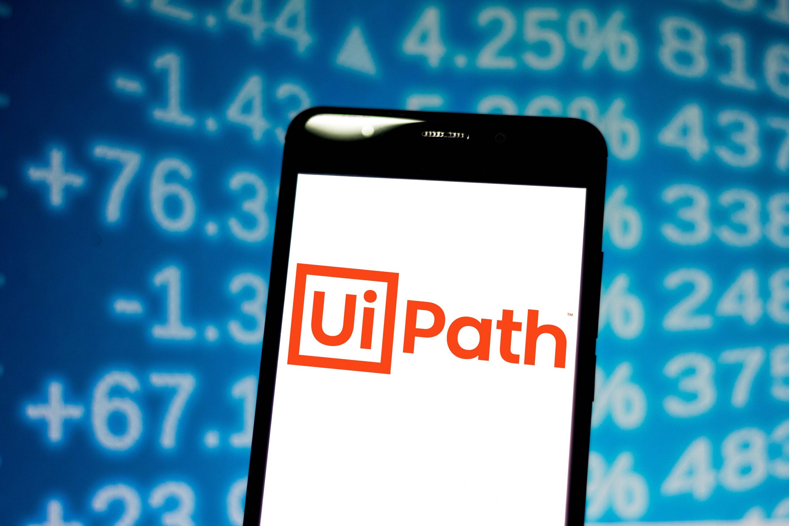 Compania lui Daniel Dines, UiPath a ajuns la o valoare de piață de 10.2 miliarde de dolari