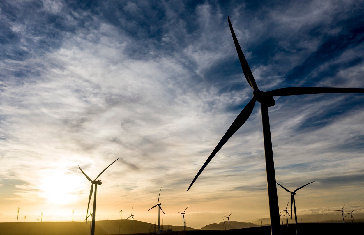 Investiții în sistemul energetic de peste 12 miliarde de euro, în planul de relansare: cum se împart banii