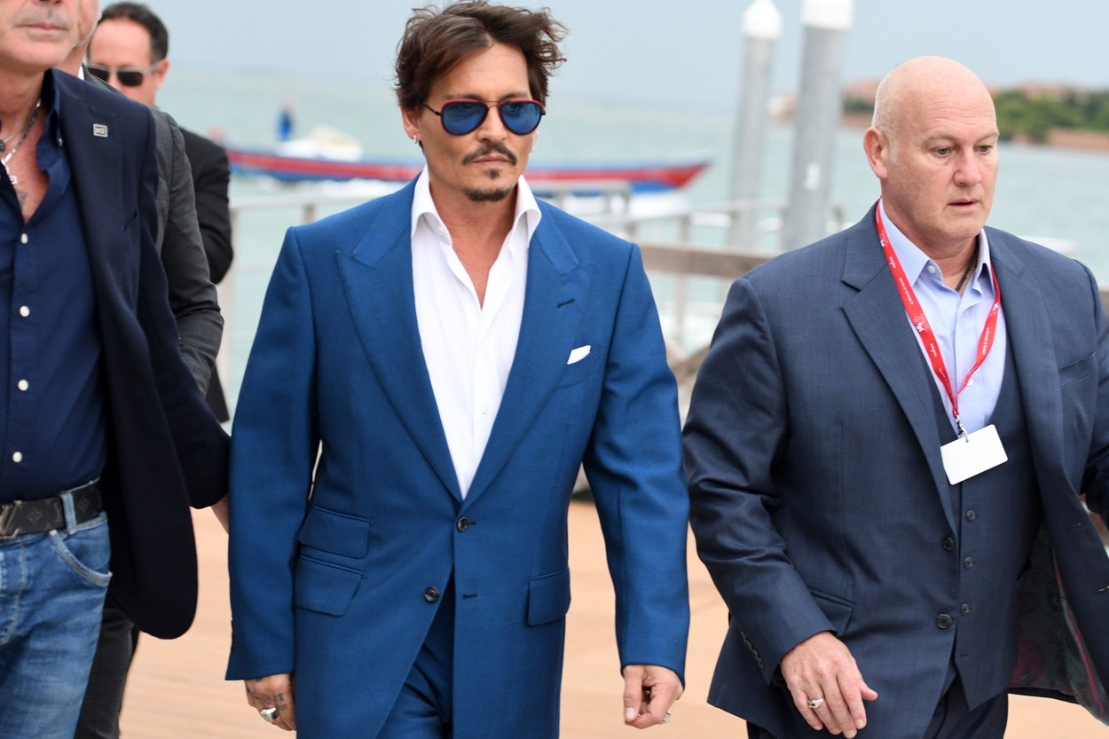 Avocații lui Johnny Depp aduc dovezi prin care ar demonstra că Amber Heard este violentă