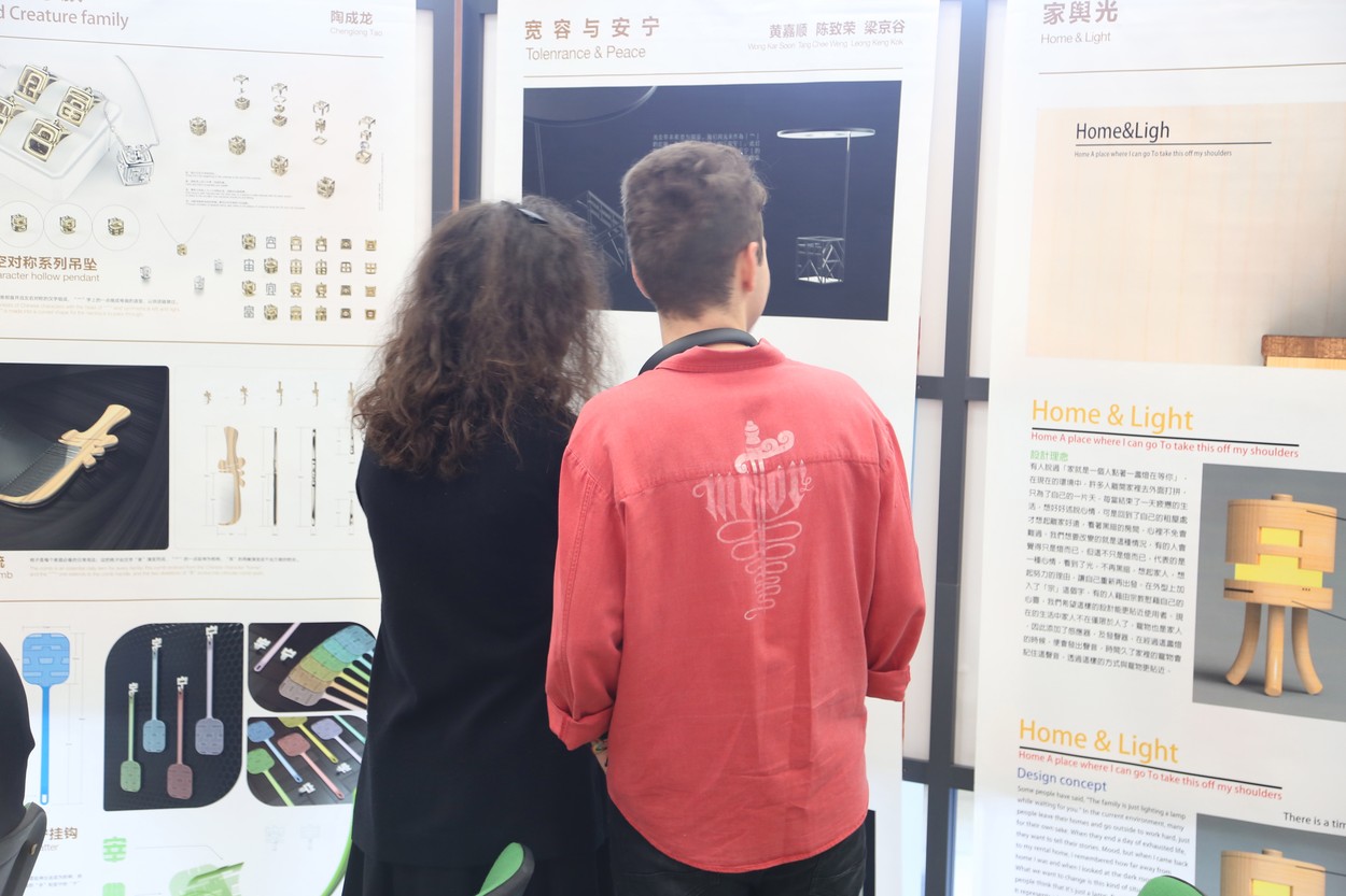 Sute de mii de euro pentru studenții care vor să devină antreprenori. Ce condiții trebuie să îndeplinești