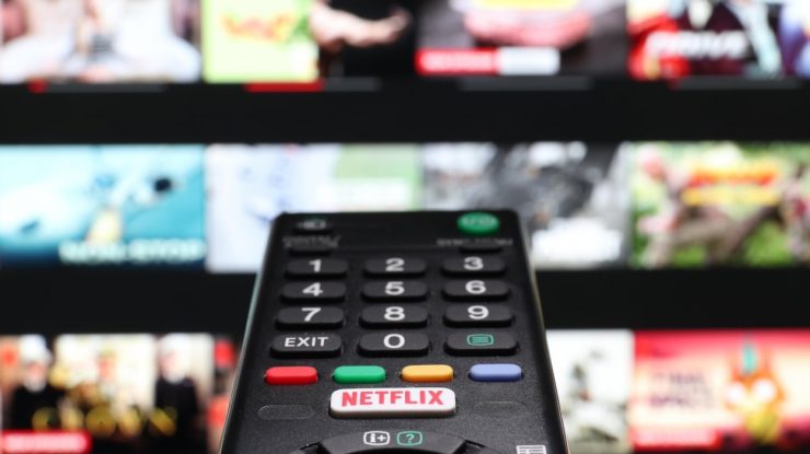 Netflix a anulat un serial din cauza unui personaj gay. Explicația platformei