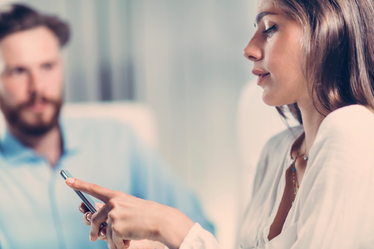 Codul muncii, actualizat. Ce amenzi vor fi date pentru discriminarea sau hărţuirea angajaţilor