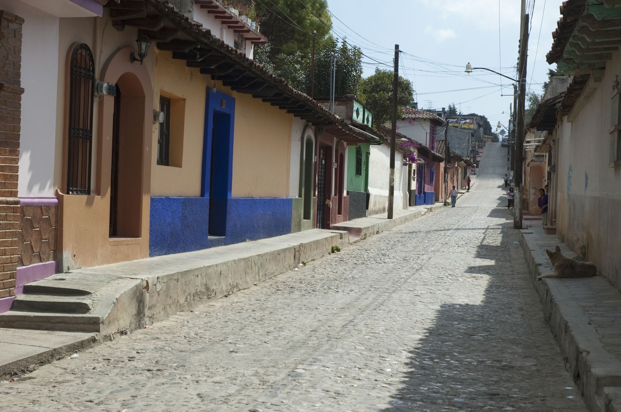 Zeci de copii răpiți, cu vârste între 3 luni și 15 ani, au fost salvați dintr-o casă din sudul Mexicului