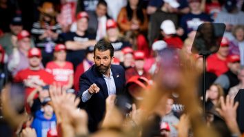 Twitter i-a dat block fiului lui Donald Trump