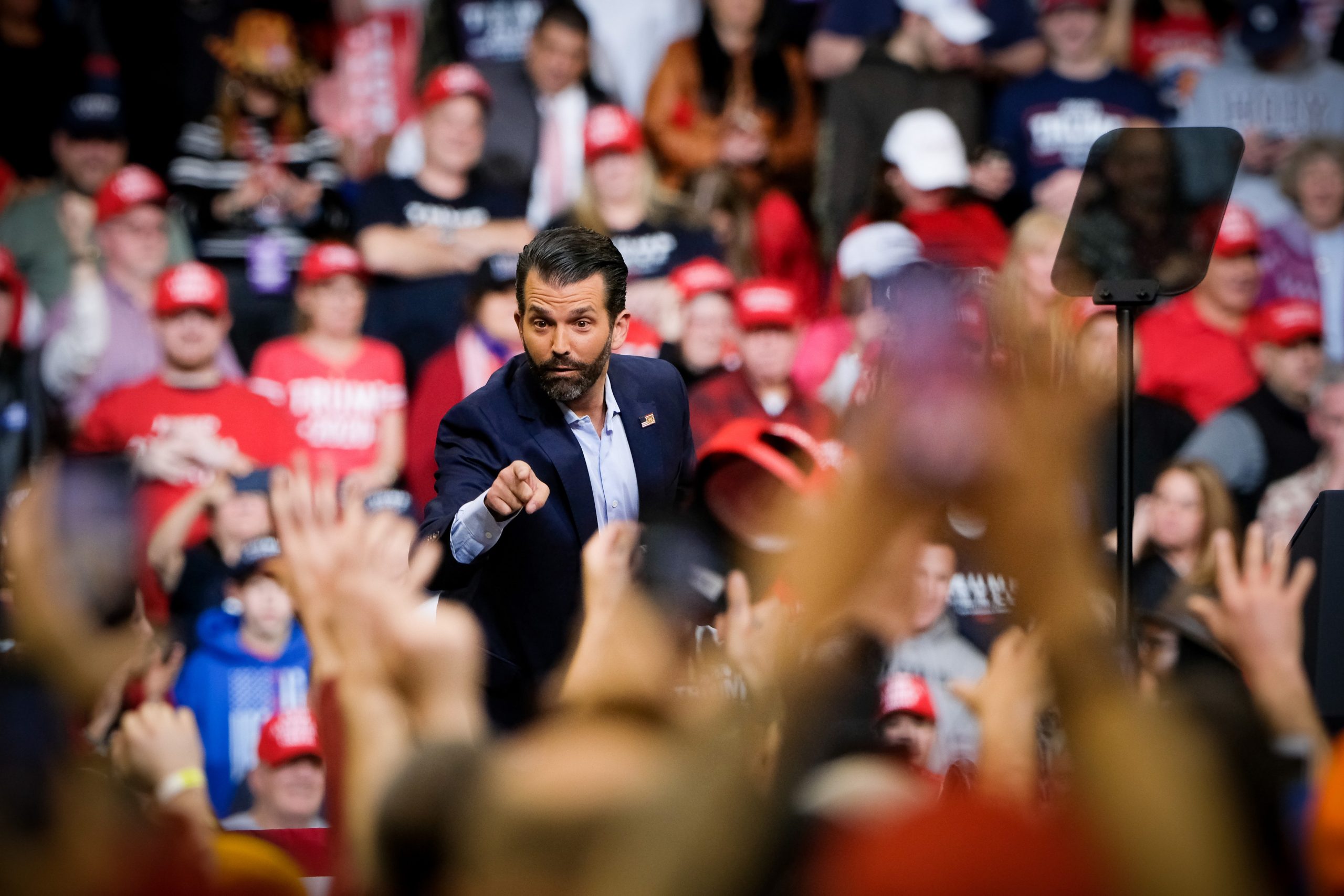 Twitter i-a dat block fiului lui Donald Trump