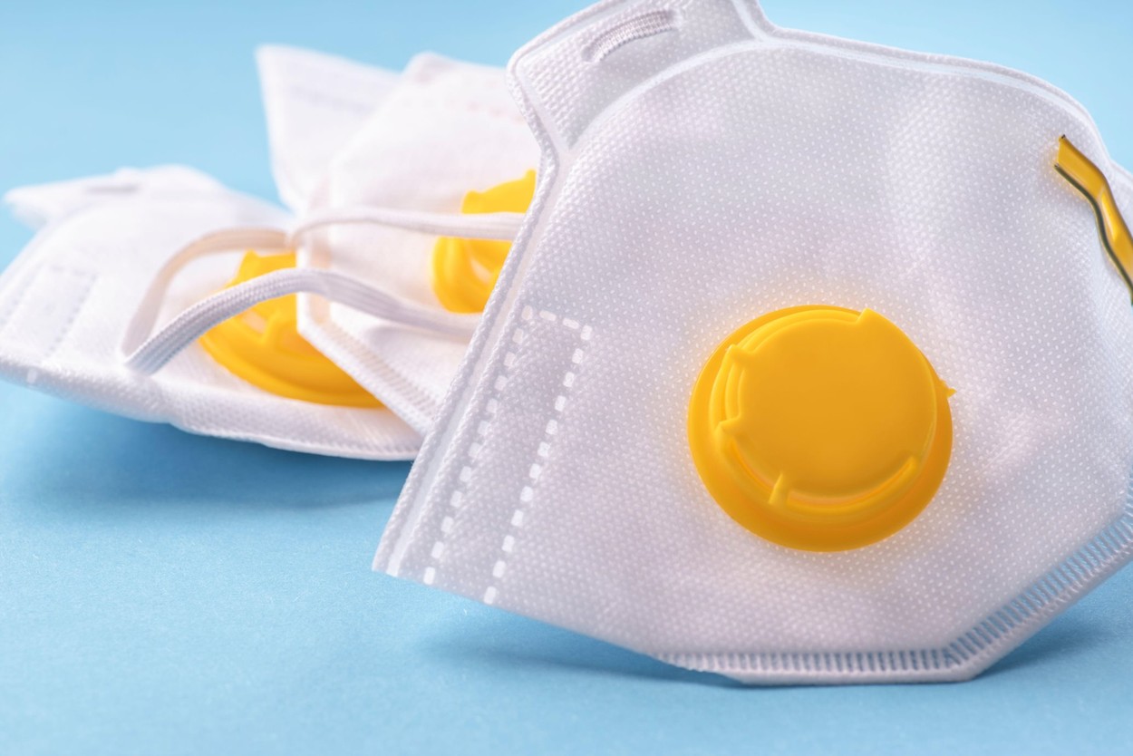 Afacerea cu materialele de protecție în România a început înaintea stării de urgențe