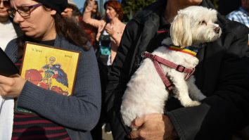 Adunare religioasă întreruptă de poliţişti. Au fost date amenzi de circa 37.000 de lei