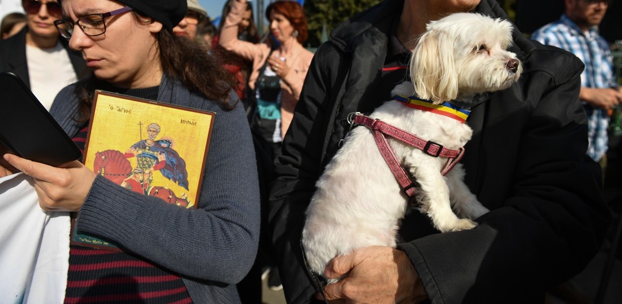 Adunare religioasă întreruptă de poliţişti. Au fost date amenzi de circa 37.000 de lei