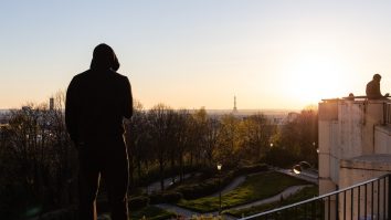 Ai înălțime peste 1,82? Ai risc dublu de infectare cu coronavirus, arată un studiu