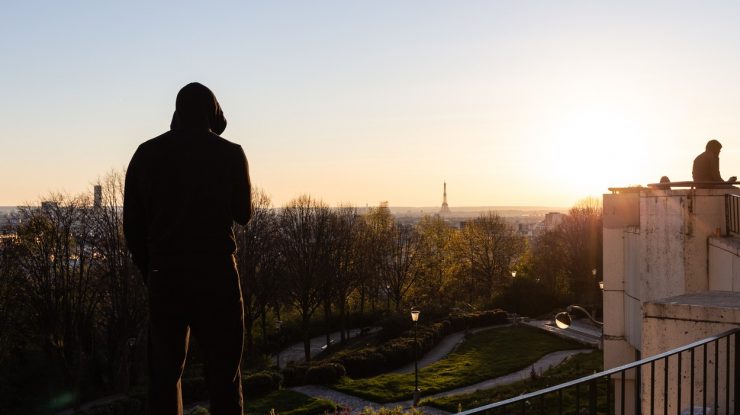 Ai înălțime peste 1,82? Ai risc dublu de infectare cu coronavirus, arată un studiu