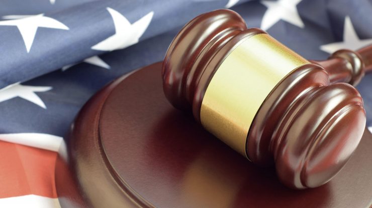 O elevă afro-americancă a fost arestată pentru că nu și-a făcut tema în timpul pandemiei. Colegii cer în stradă eliberarea ei