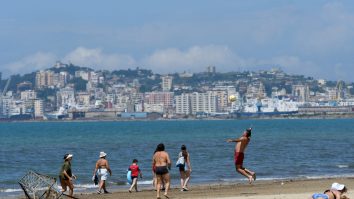 Te tratezi pe banii tăi dacă iei Covid-19 în timpul vacanţei la bulgari