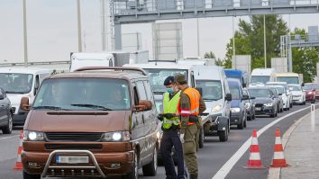 Poți intra în Austria doar dacă ai test negativ la Covid tradus în germană sau engleză. Ce se întâmplă dacă nu ai proba