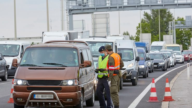 Poți intra în Austria doar dacă ai test negativ la Covid tradus în germană sau engleză. Ce se întâmplă dacă nu ai proba