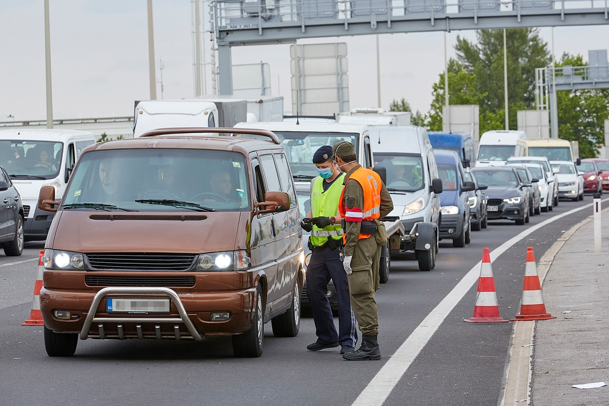 Poți intra în Austria doar dacă ai test negativ la Covid tradus în germană sau engleză. Ce se întâmplă dacă nu ai proba