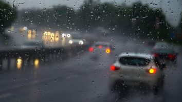 Cod portocaliu de ploi torențiale, vijelii și grindină. Alerta meteo vizează 20 de județe