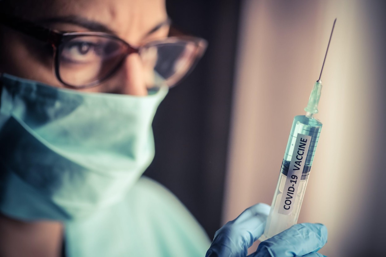 Noile măsuri adoptate de autorităţi în caz că te infectezi cu SARS-CoV-2