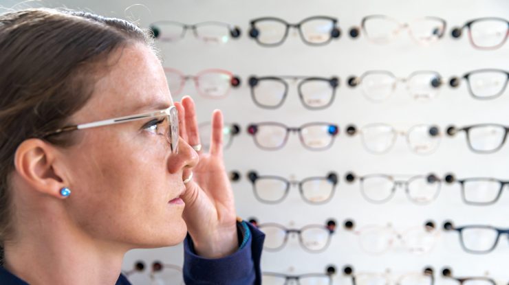 Răspunsul firmei Lensa, după acuzațiile că ar fi ascuns cazuri de Covid-19 pentru a nu pierde clienți