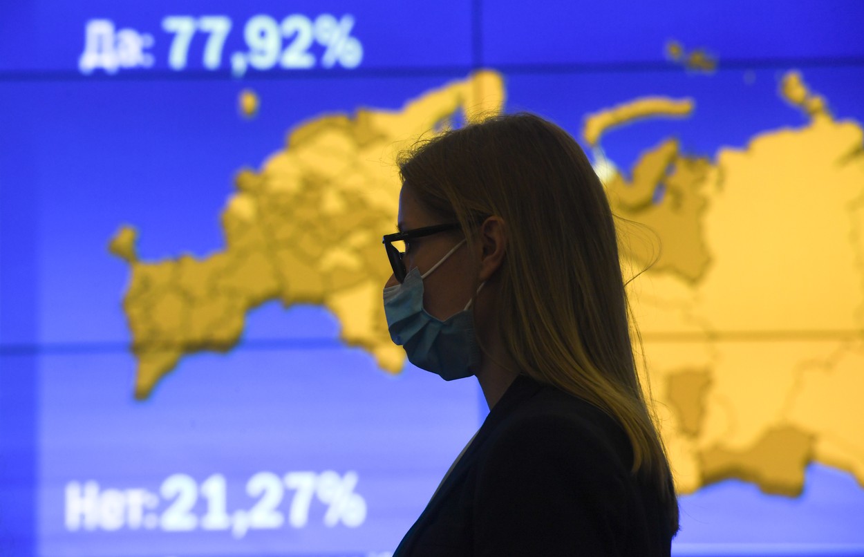 Referendumul constituțional din Rusia. Un fizician a calculat 20 de milioane de voturi fraudate