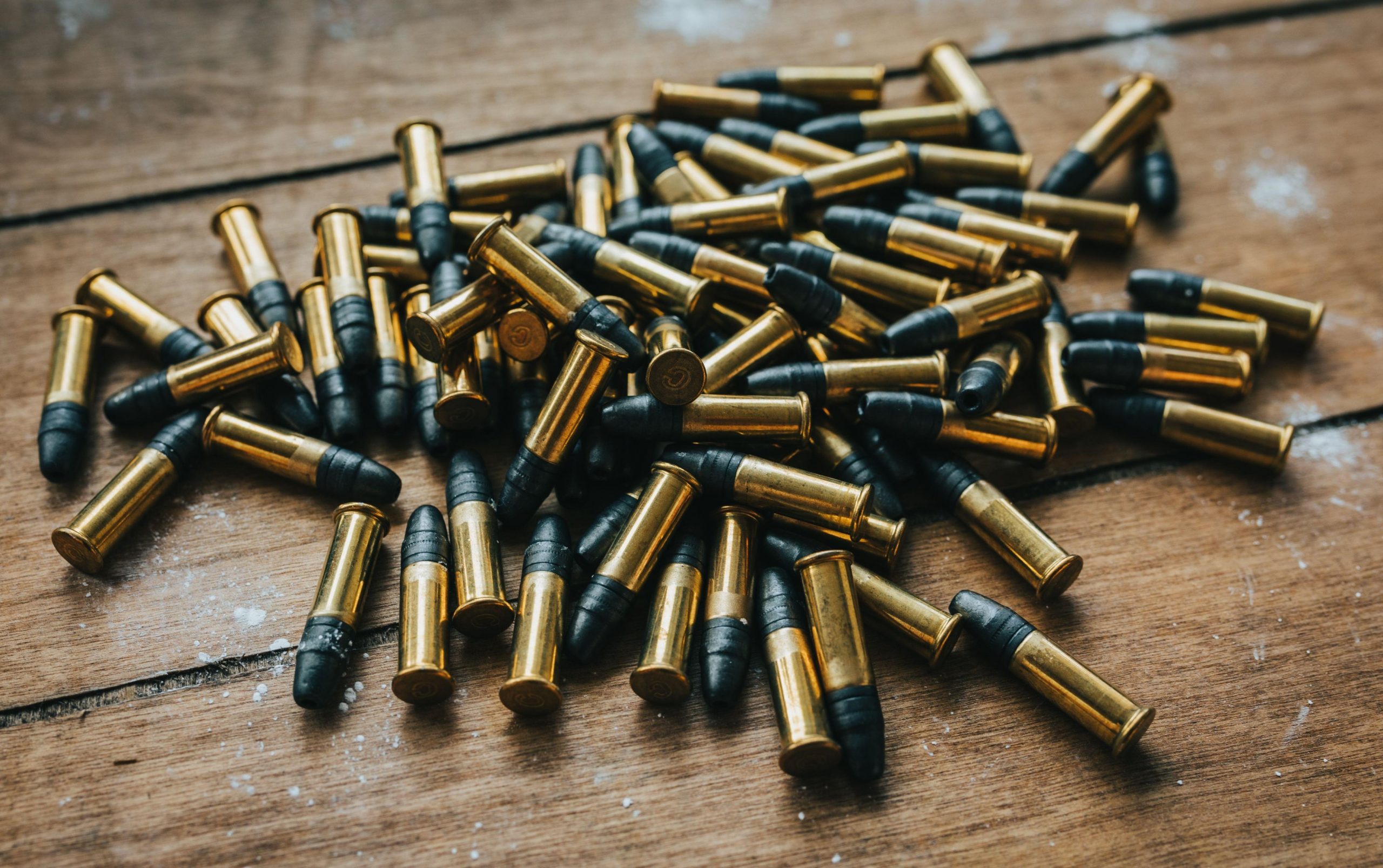 Zeci de mii de cartușe au dispărut din depozitele de muniție ale Armatei Germane. Ce ipoteze iau în calcul anchetatorii