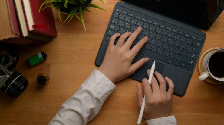 Ce este „modul călugăr”? Trucul de productivitate folosit de antreprenori a devenit viral