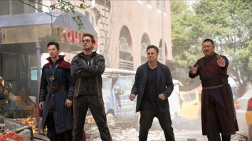 Uite cum Benedict Cumberbatch intră într-un magazin de benzi desenate îmbrăcat ca Dr Strange VIDEO