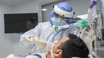 „Farsă“ transformată în tragedie. Un bărbat de 30 de ani a murit după ce a participat la un „Covid party“. Ultimele cuvinte ale tânărului