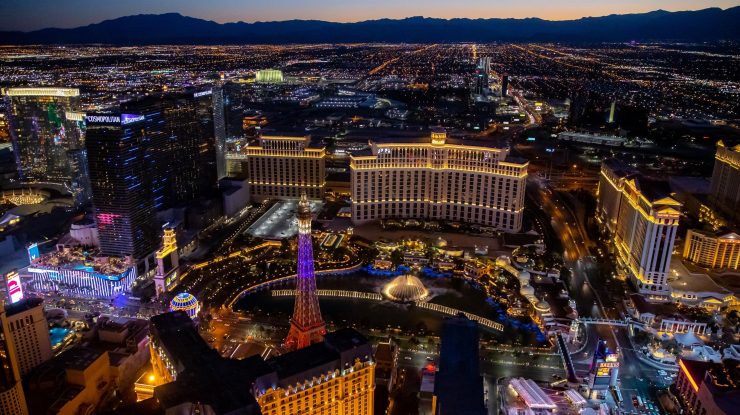 Un american a primit 9 milioane de dolari de la stat, în contextul pandemiei, bani pe care i-a jucat la cazinourile din Las Vegas. Ce pedeaspă riscă