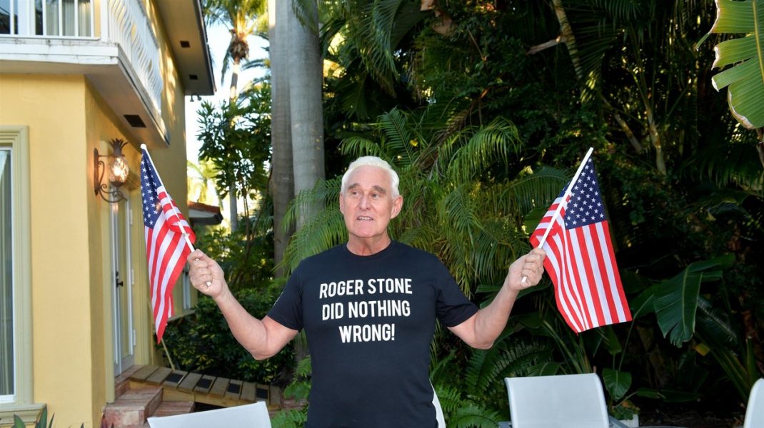 Gest controversat: Trump a modificat pedeapsa lui Roger Stone, vechiul său prieten și consilier