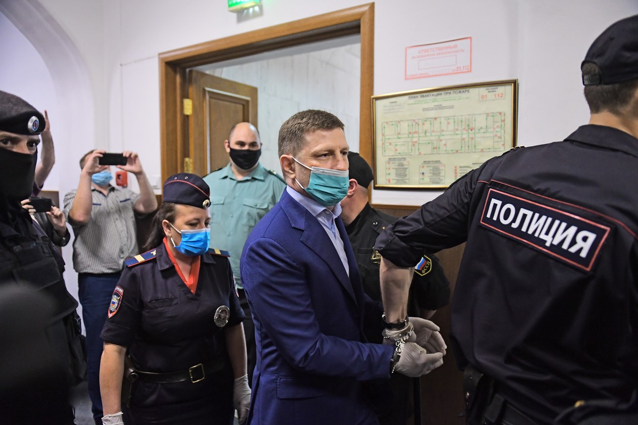 Khabarovsk, zguduit de protestele masive față de reținerea guvernatorului rus, acuzat de omor: „Libertate! Putin este un hoț”